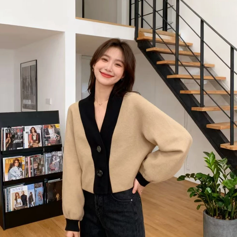 【现货+运费险】秋冬季加厚拼色V领针织衫女上衣百搭开衫简约短外套