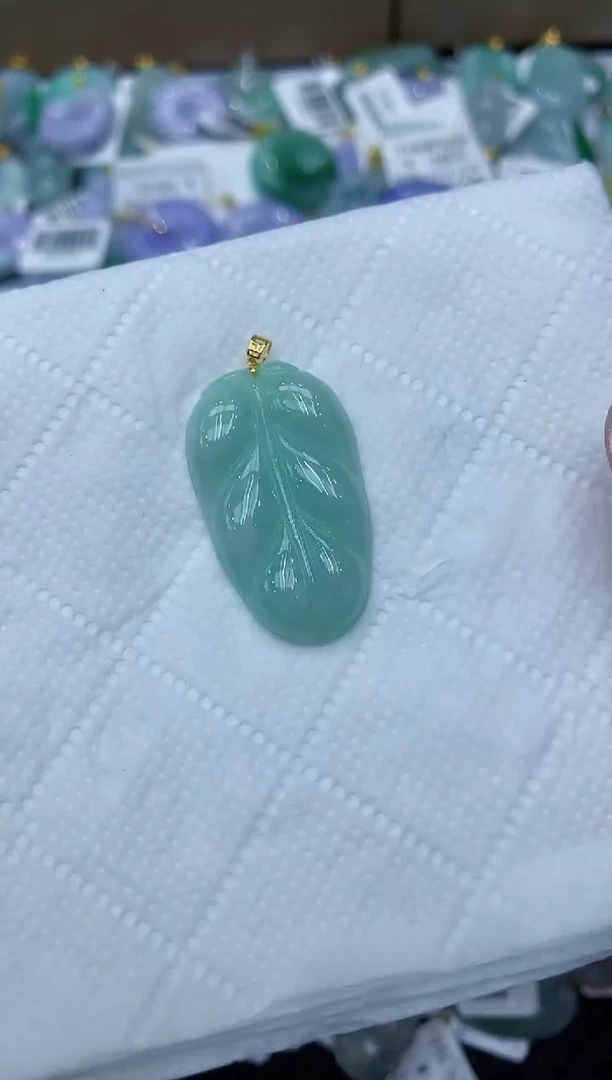 翡翠18K金镶嵌颈饰111111111