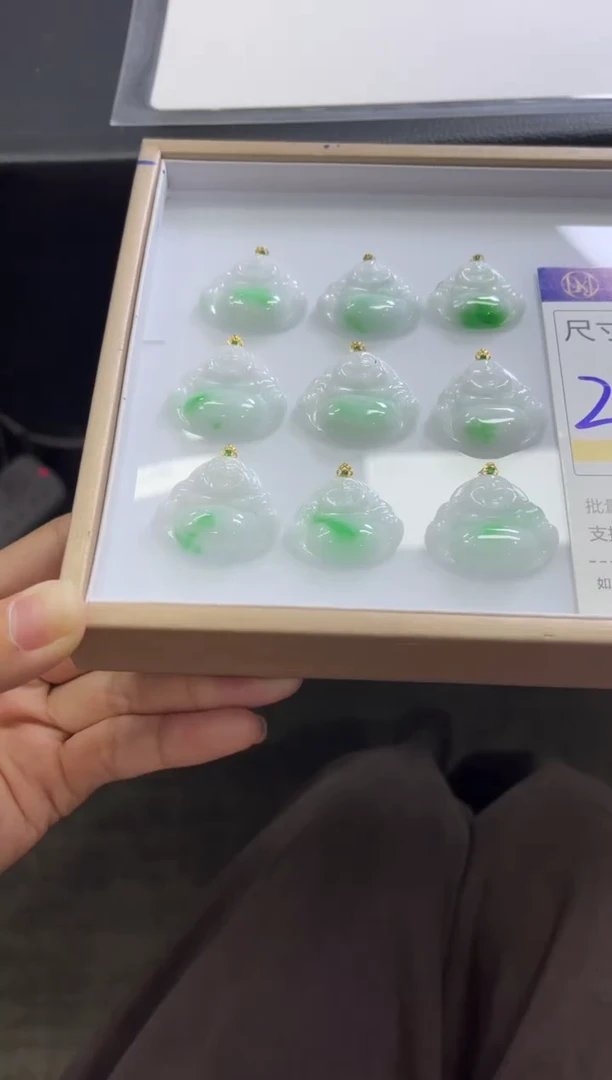 颈饰18K金镶嵌翡翠T52/多样性发一件/配绳子