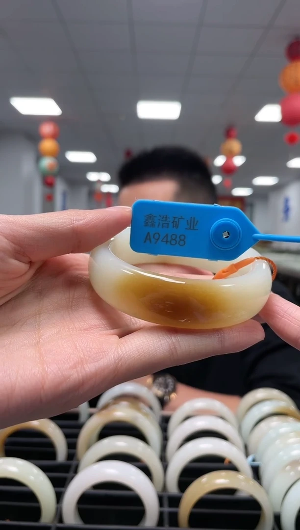 手链未镶嵌和田玉圈55  A9488  高品且末糖手镯一条