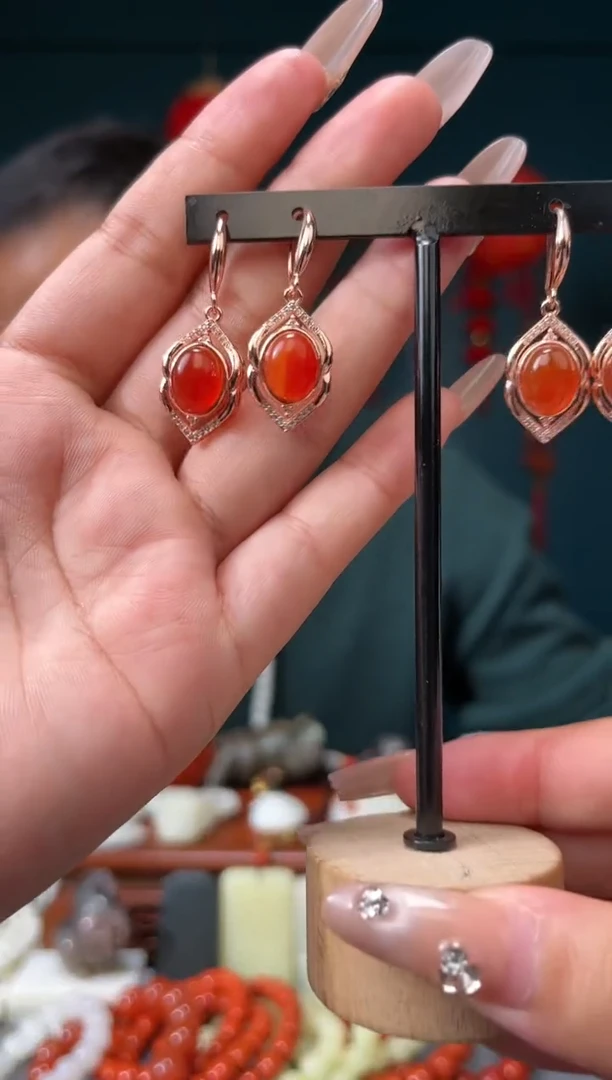 【闪购商品】南红玛瑙颈饰未镶嵌吊坠多样性发拍一发一