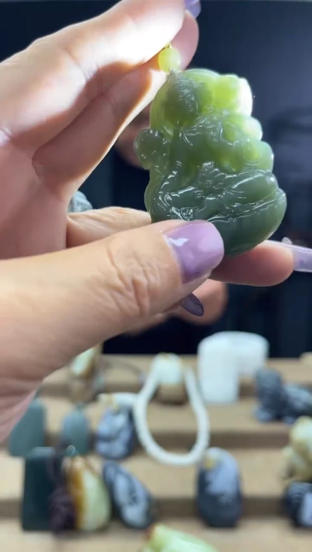 颈饰未镶嵌和田玉1