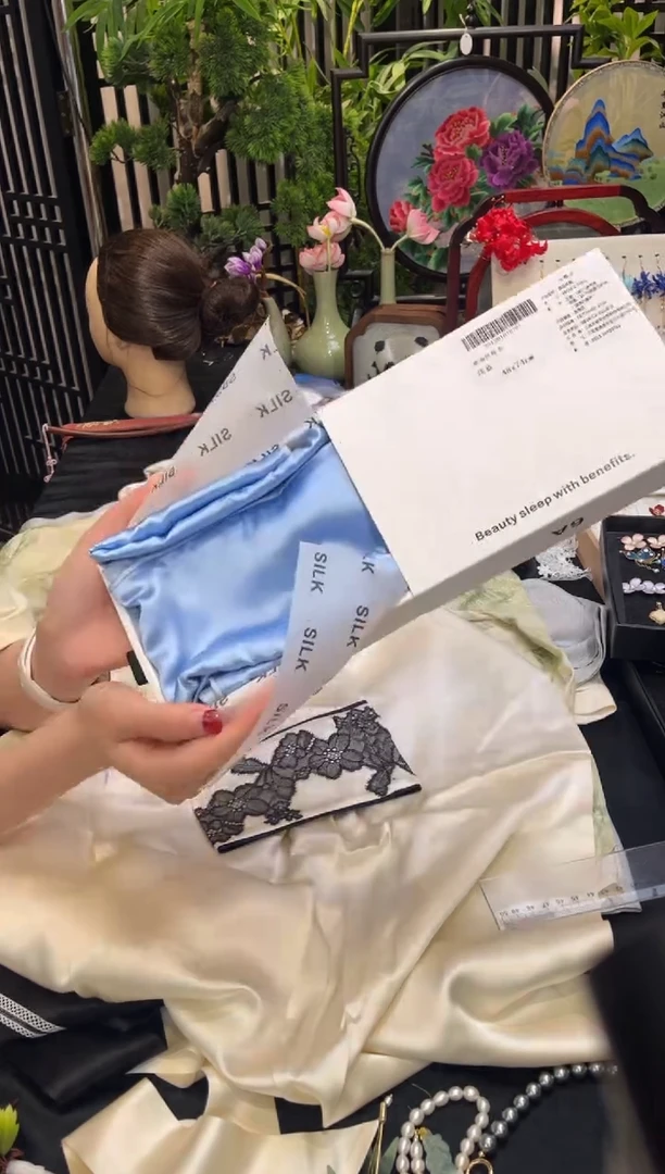 织绣黑*非遗苏绣饰品