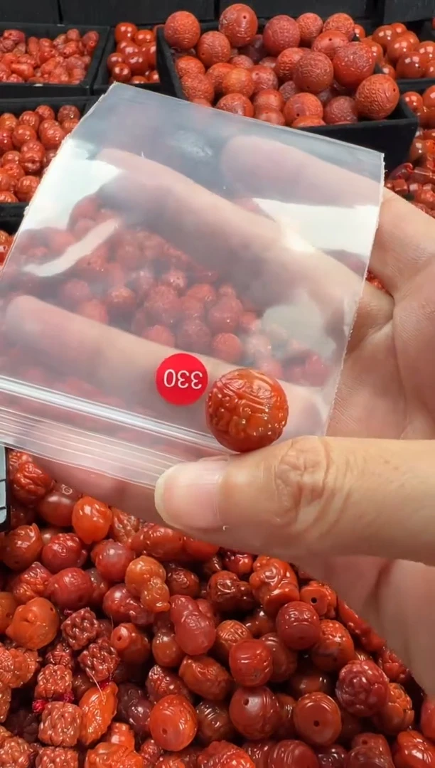 颈饰未镶嵌南红玛瑙1