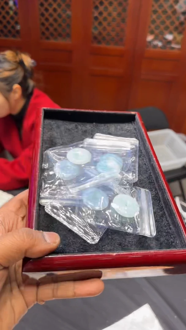 【闪购商品】翡翠手镯未镶嵌平安扣挂件随机发一