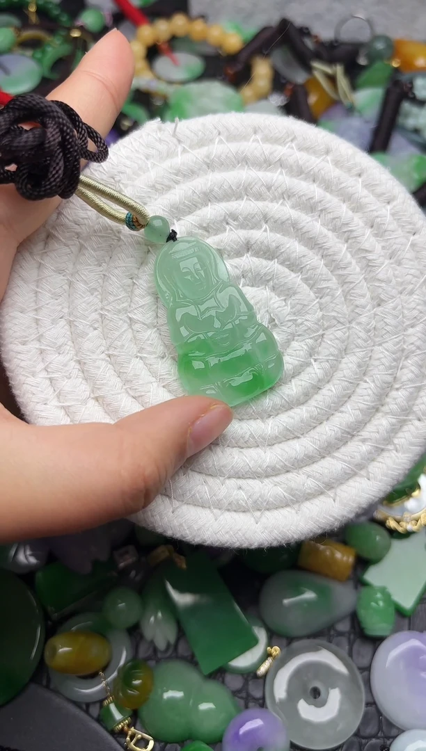 颈饰未镶嵌翡翠缅甸翡翠吊坠