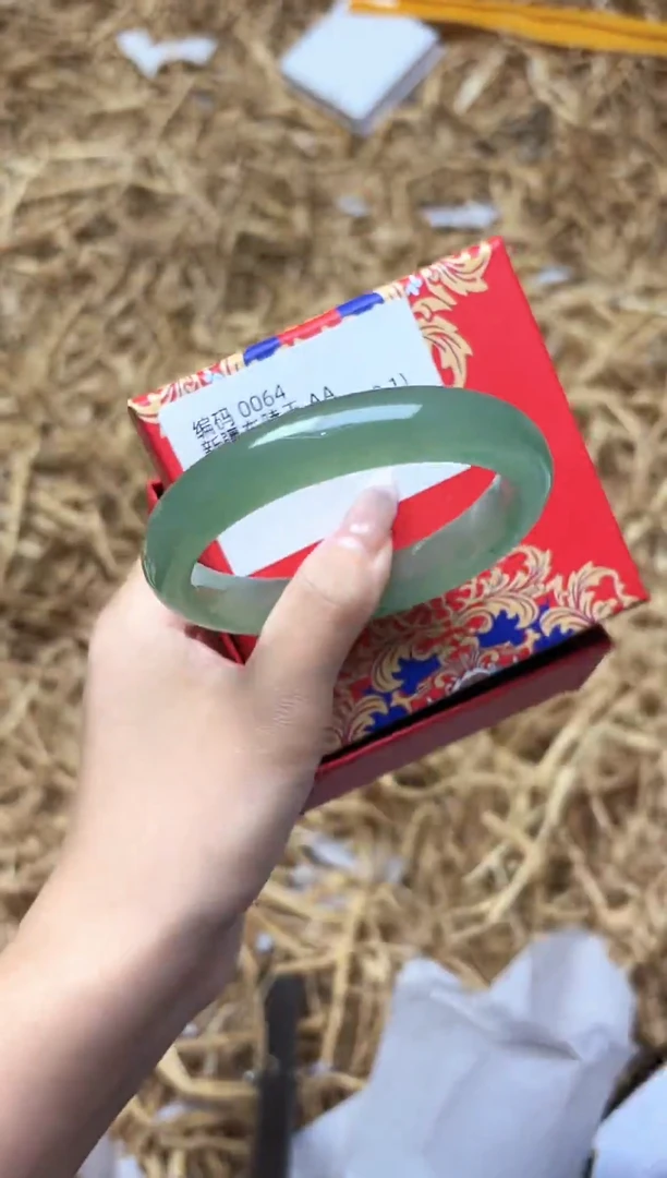 未镶嵌手镯石英质玉0064--圈口61