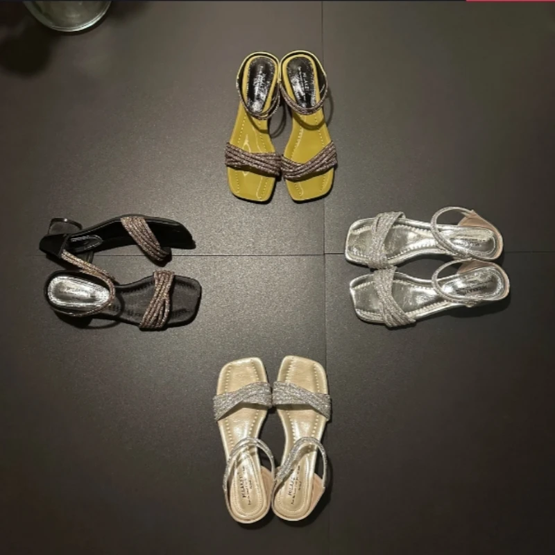 2025年夏季新款法式粗跟气质百搭网红网红高级水钻装饰时尚一字拖