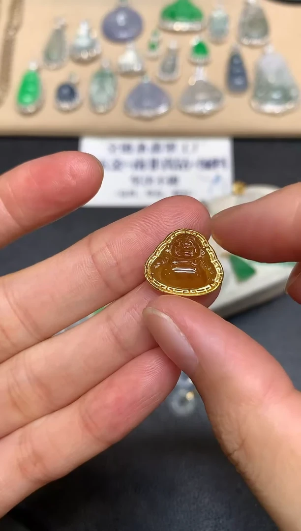 颈饰18K金镶嵌翡翠佛公【无服务费【48小时鉴赏期】