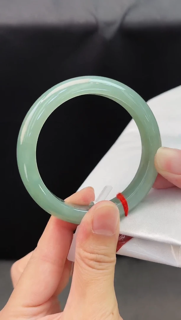 翡翠手镯未镶嵌56-58翡翠手镯82