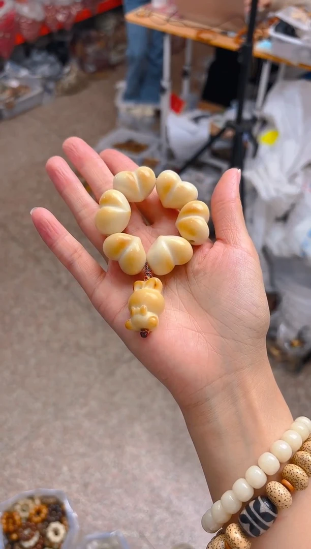 吊坠菩提根/象牙果炭烤爱心手捻
