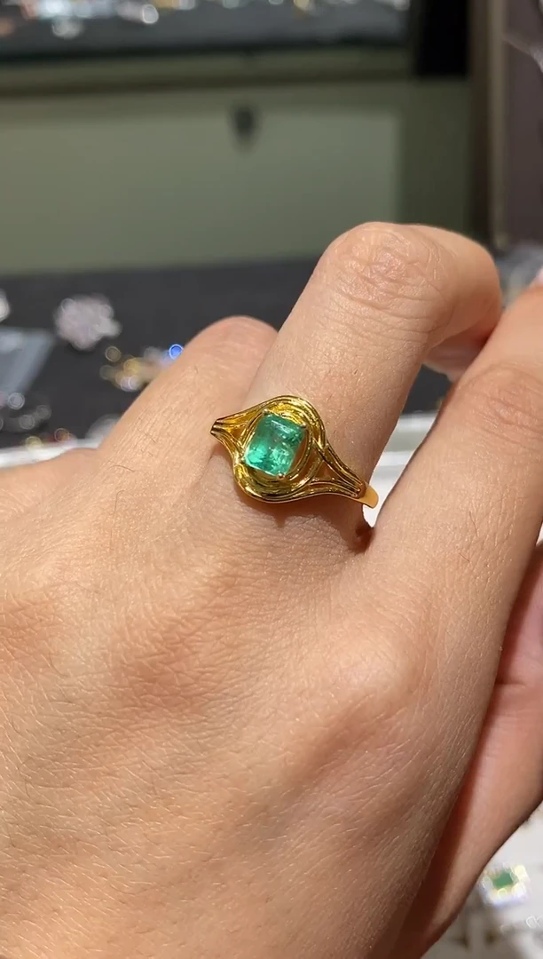 银S925镶嵌戒指祖母绿戒指