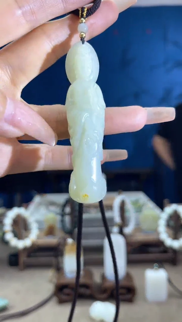 和田玉未镶嵌颈饰1