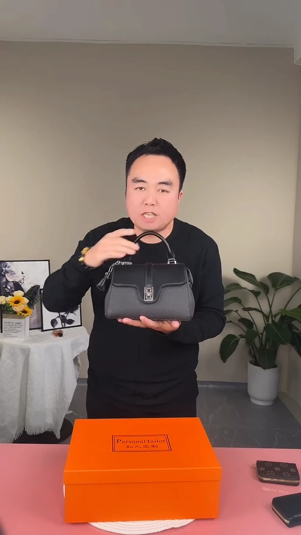 牛剖层皮革手提斜挎包