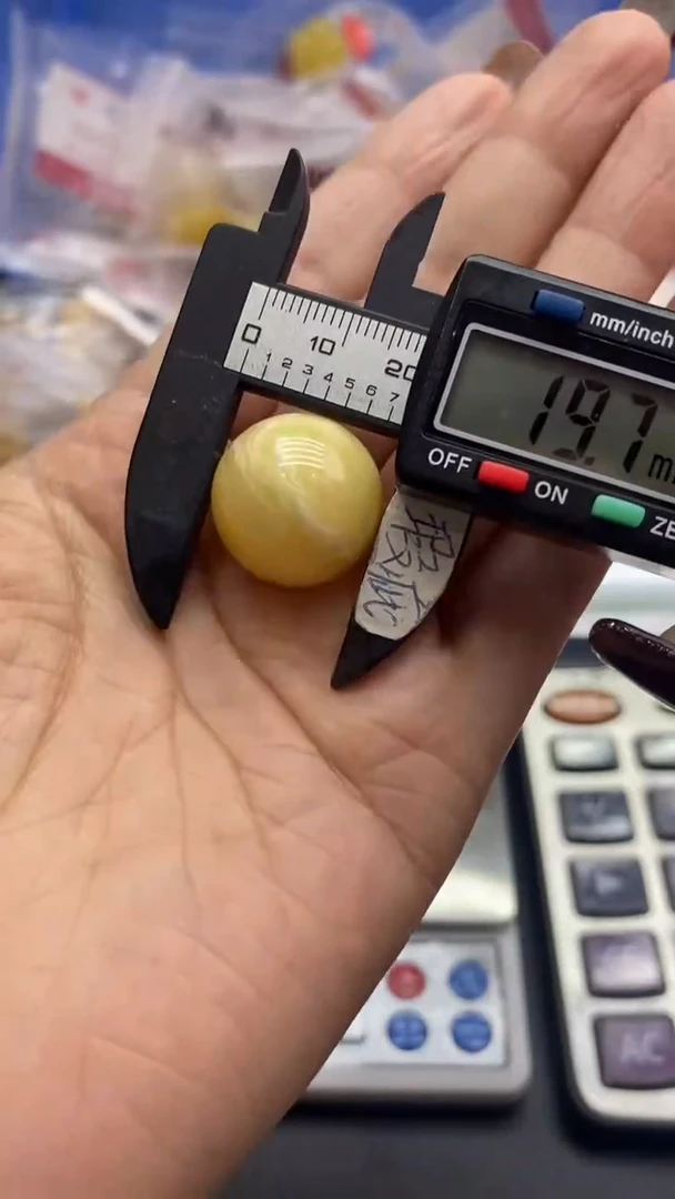 琥珀未镶嵌珠宝奇石1062