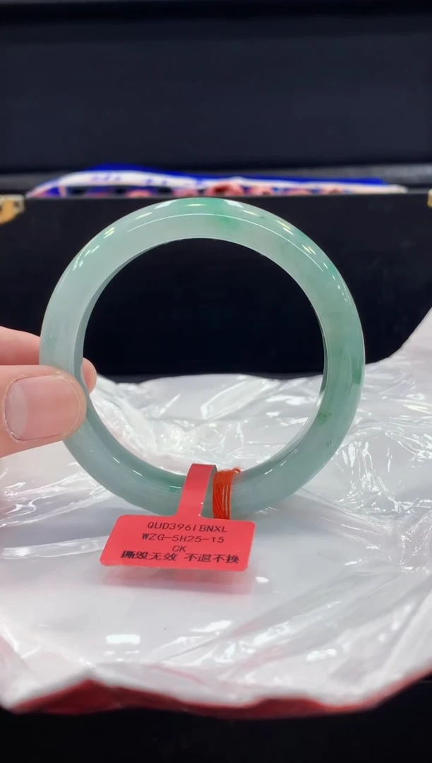 未镶嵌手镯翡翠翡翠手镯