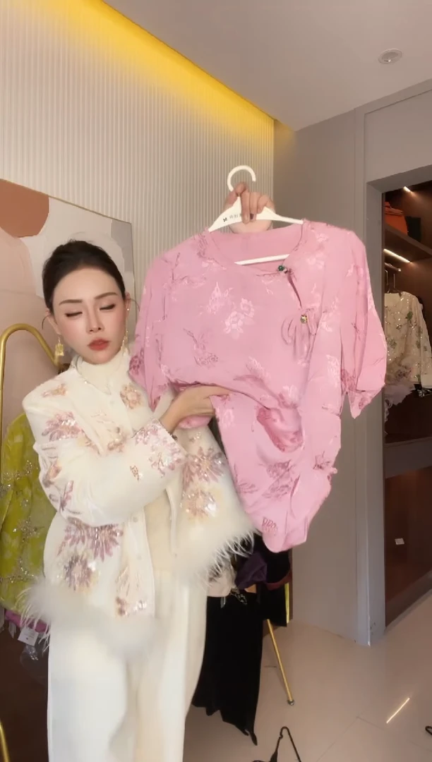 6218 粉色上衣 L 105-120