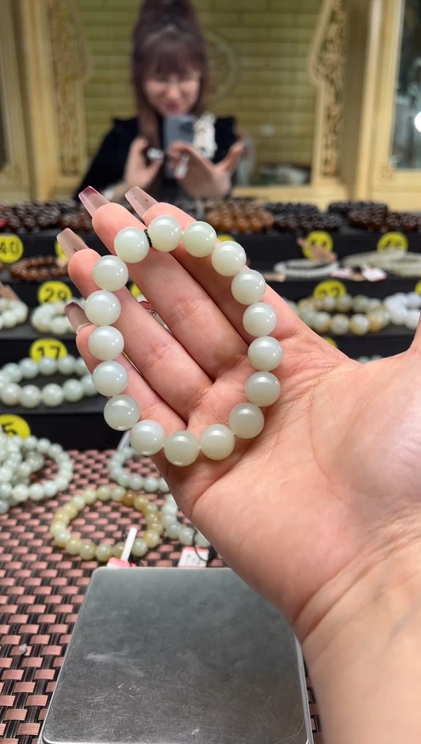 【闪购商品】和田玉手串未镶嵌且末料青白玉卡12手串