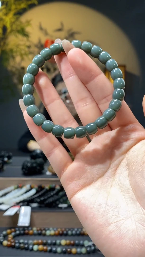 【闪购商品】和田玉1未镶嵌8mm沙枣青手串