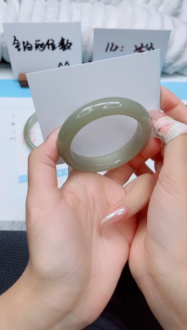 未镶嵌手镯石英质玉208-50.1