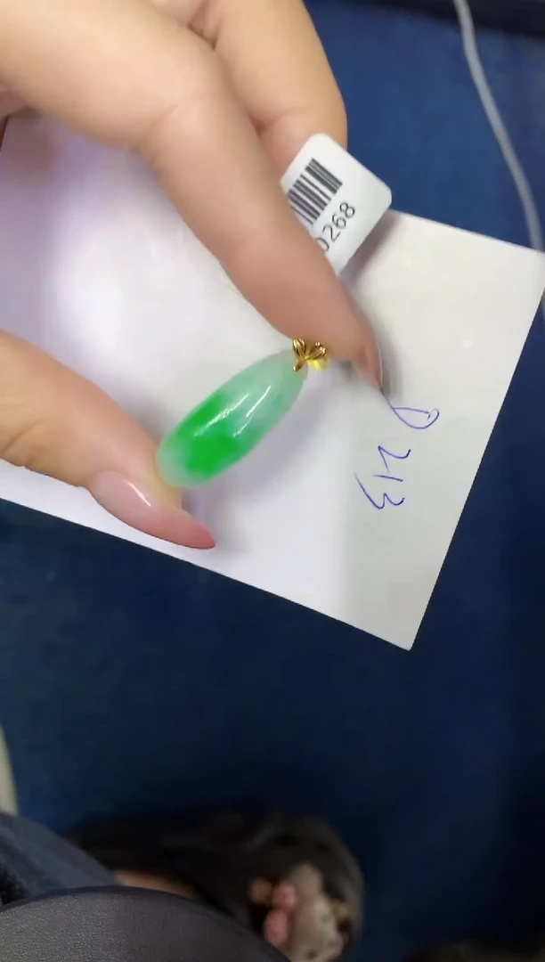 翡翠18K金镶嵌颈饰缅甸天然翡翠A货