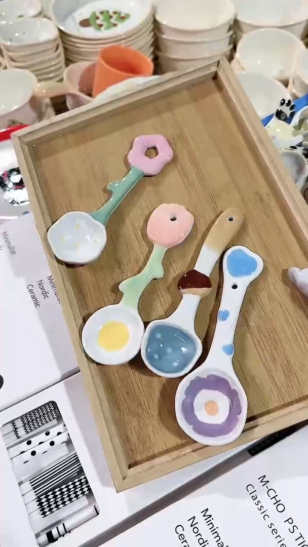 【闪购商品】瓷片4个勺子 微瑕凑满20元包邮