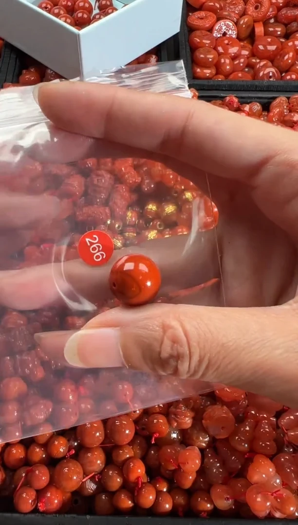 【闪购商品】南红玛瑙颈饰未镶嵌1