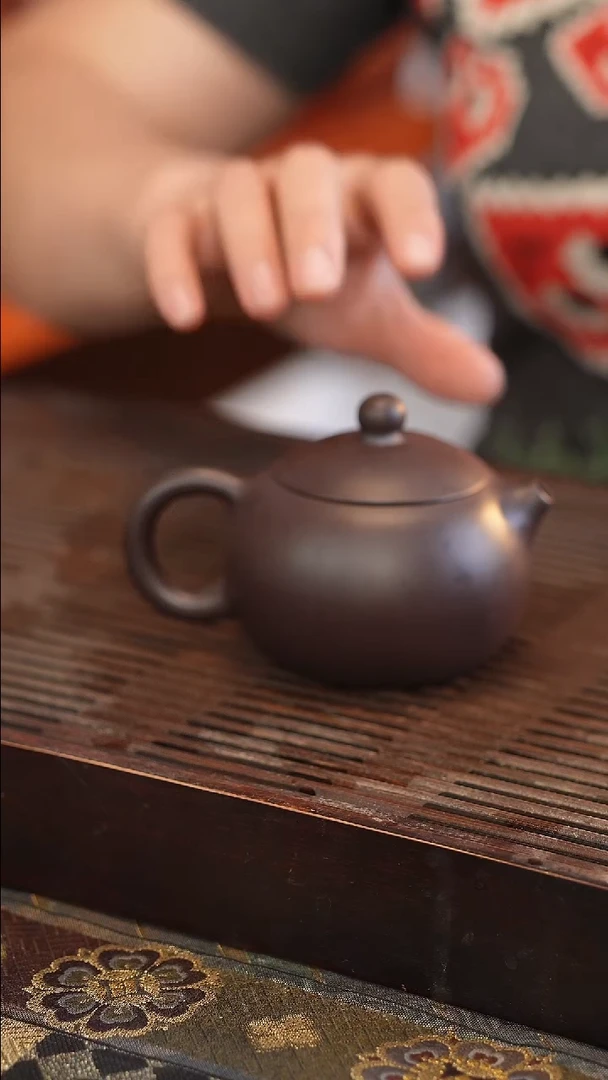 茶壶紫砂紫茄泥 半手工 西施 200cc