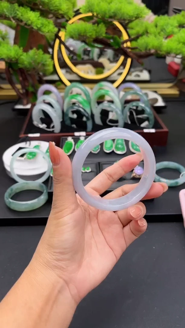 未镶嵌手镯翡翠手镯