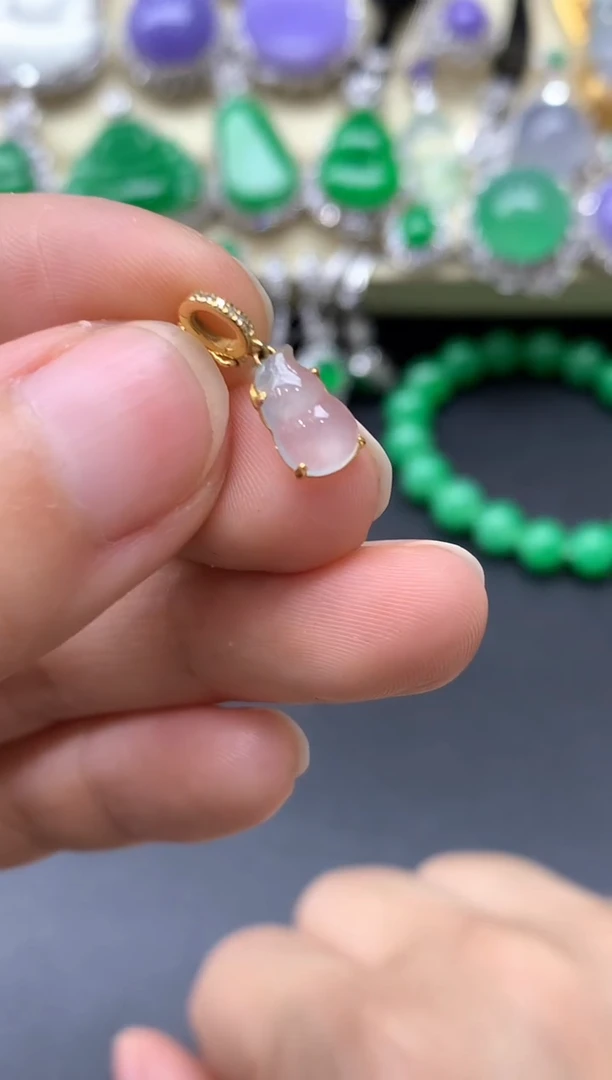 颈饰18K金镶嵌翡翠88-中国好珍宝