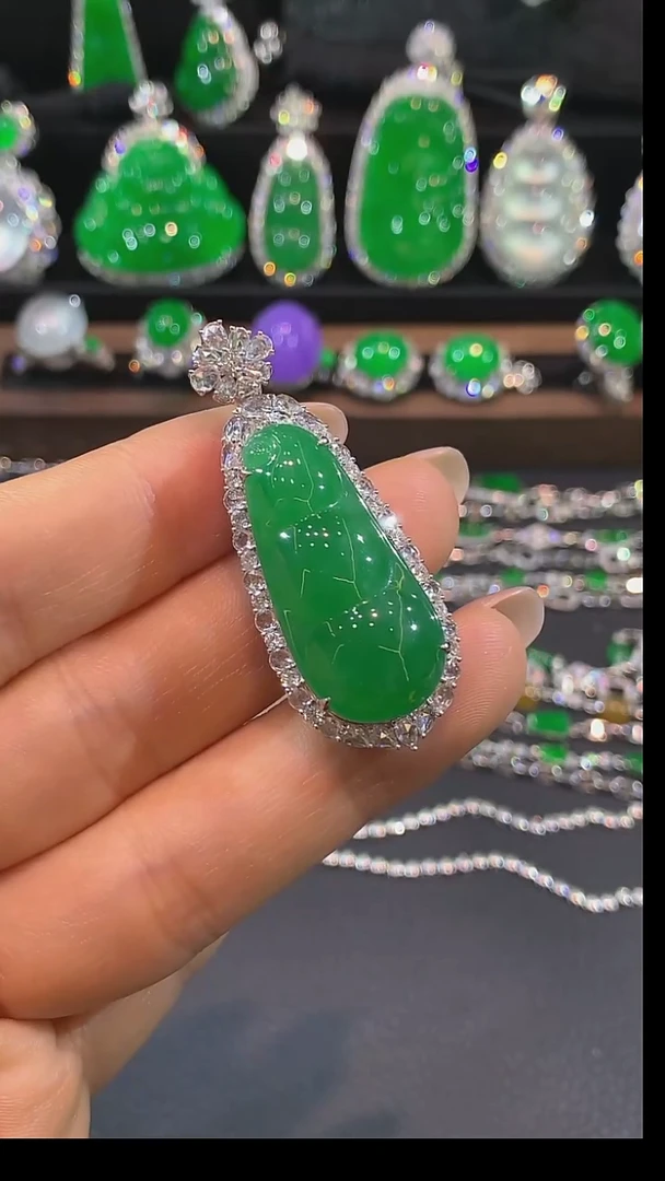 吊坠(不含链)18K金镶嵌翡翠吊坠