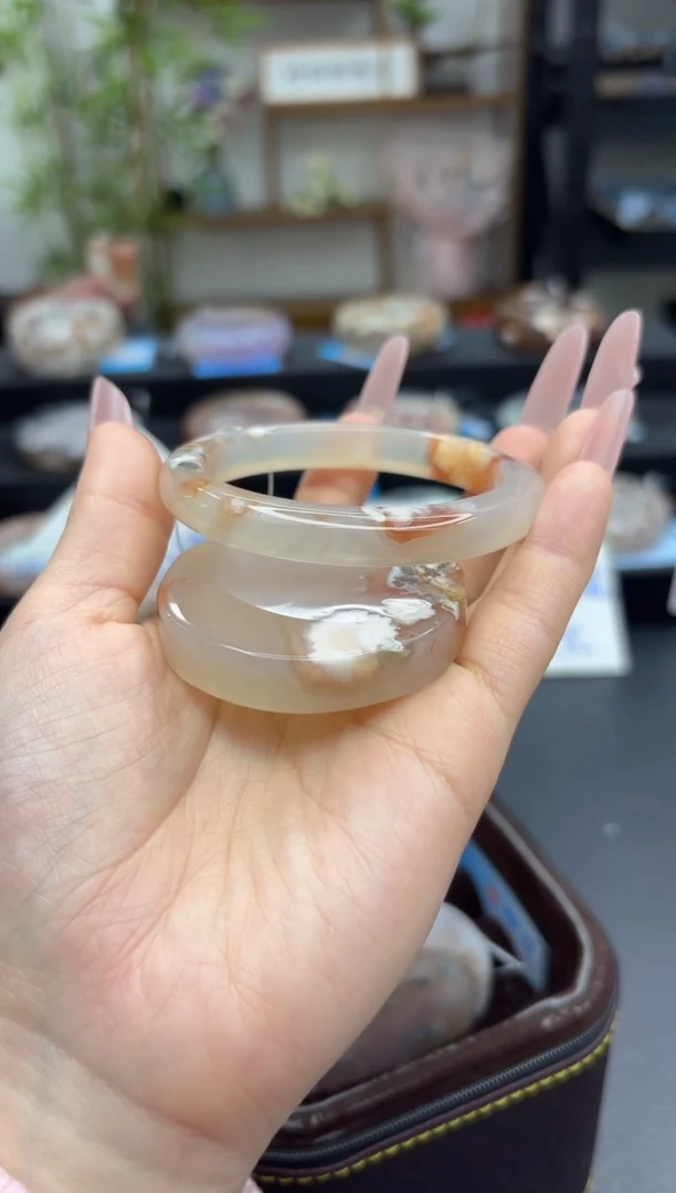 【闪购商品】石英质玉手镯未镶嵌C29(55圈赠送镯心