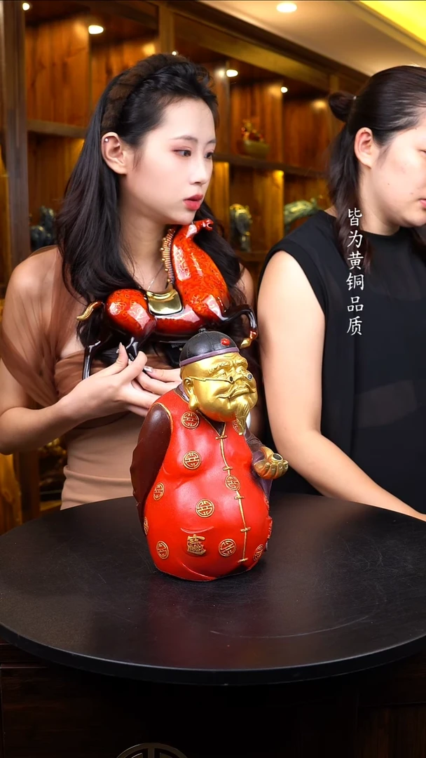 铜何*轩地主