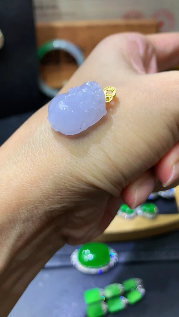 颈饰18K金镶嵌翡翠团购