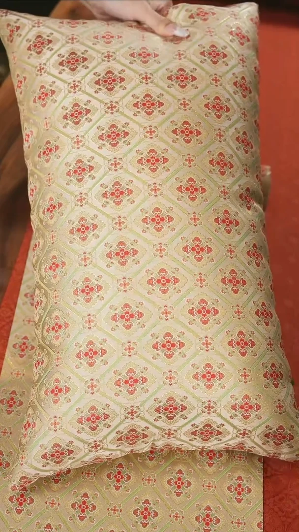 腰枕···················