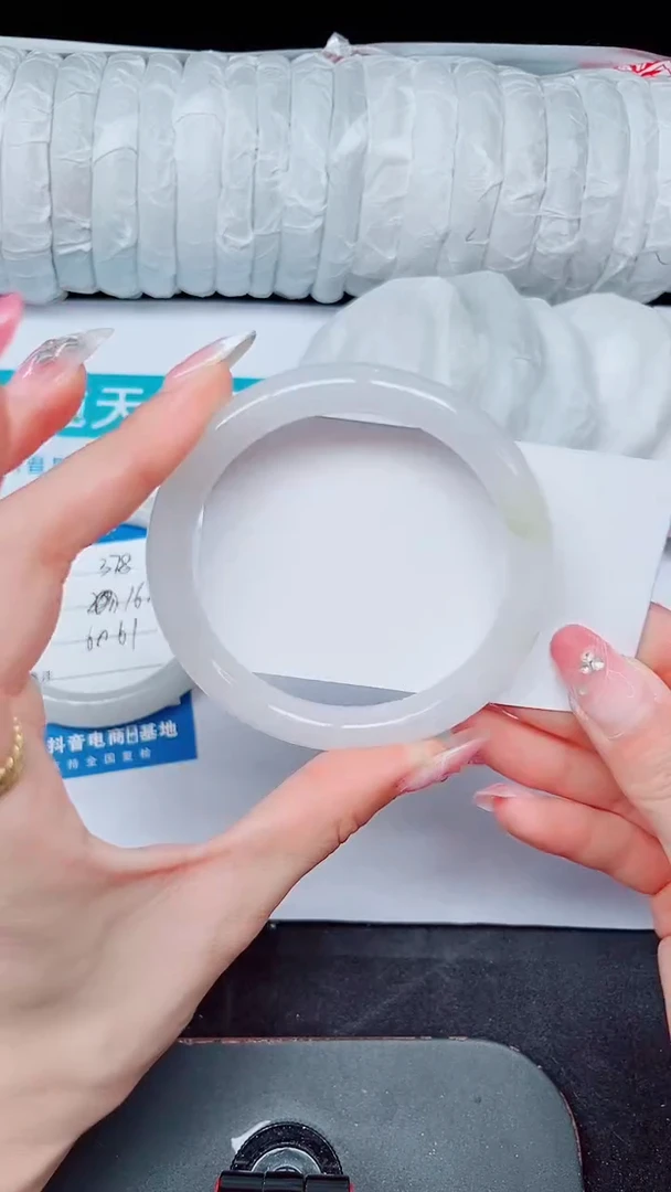 未镶嵌手镯石英质玉379-60/61