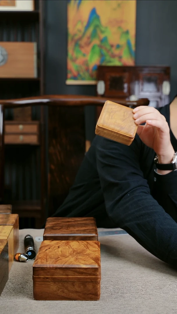 金丝楠万*生金丝楠木文房手捧捧盒