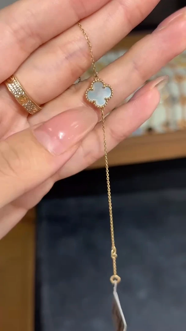18K金镶嵌贝壳（贝母）手链白色小单花手链GHJ