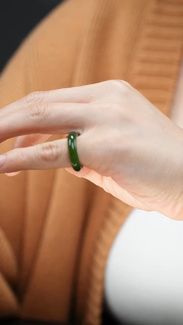 未镶嵌戒指和田玉1