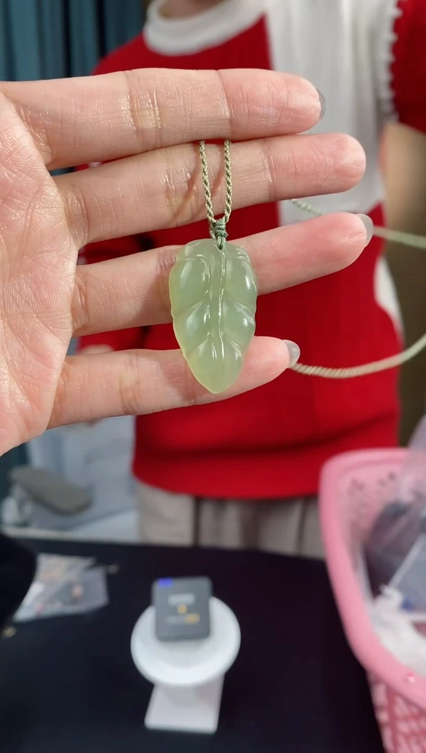 【闪购商品】和田玉吊坠(赠链)未镶嵌148