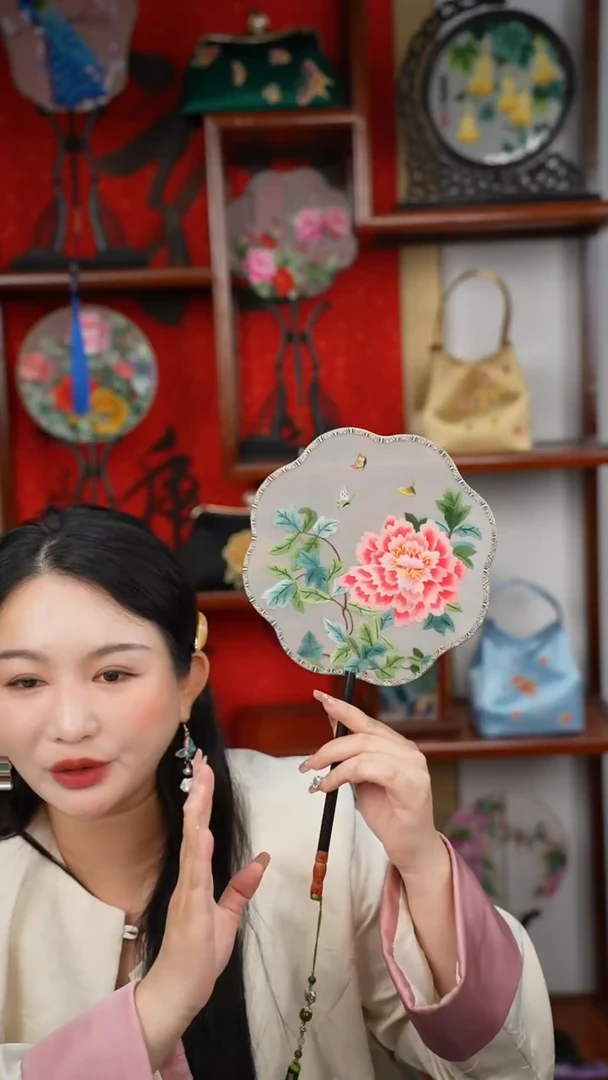 刺绣大朵牡丹图案绣花