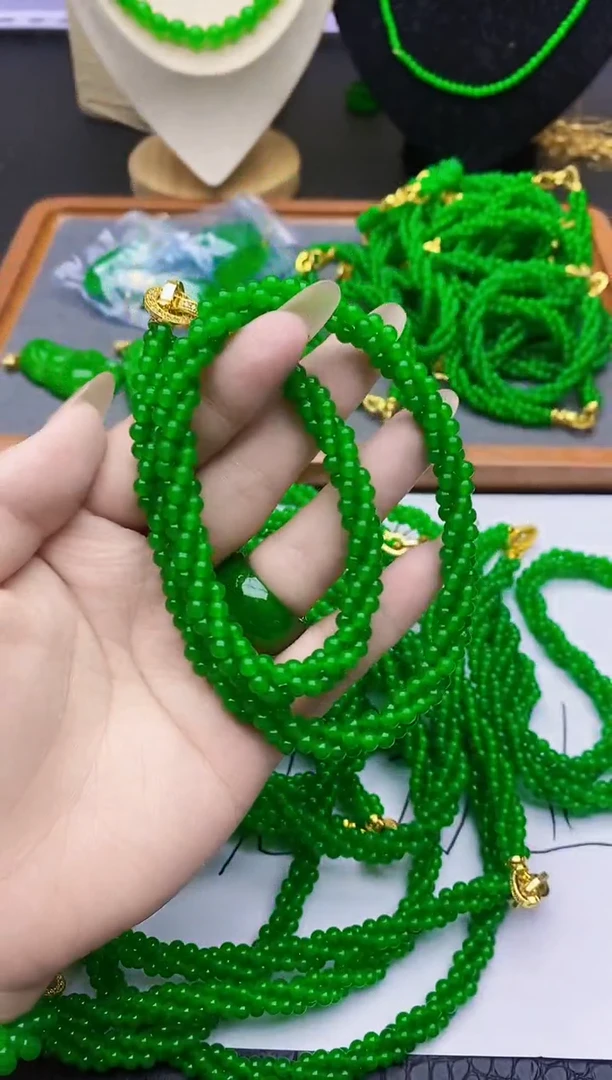 项链未镶嵌翡翠..