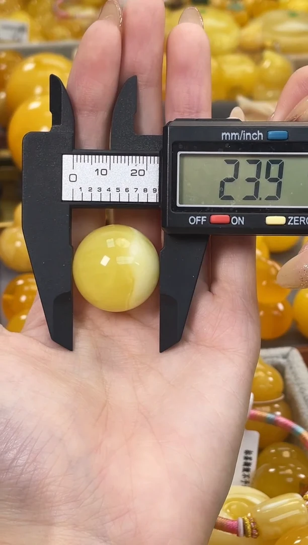 裸石琥珀未镶嵌J83