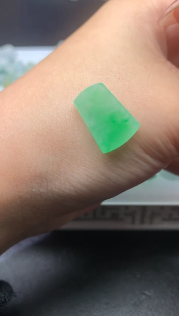 【闪购商品】定制翡翠未镶嵌毛货