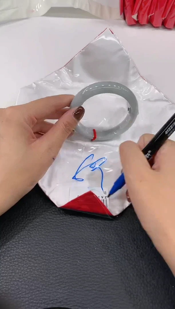 【闪购商品】翡翠手镯未镶嵌手镯