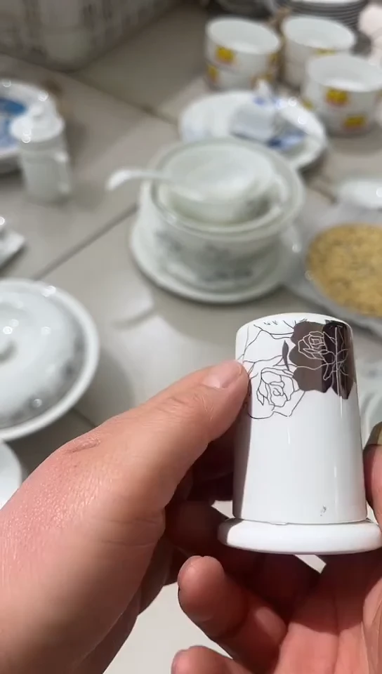 骨瓷隆达骨瓷牙签筒1个