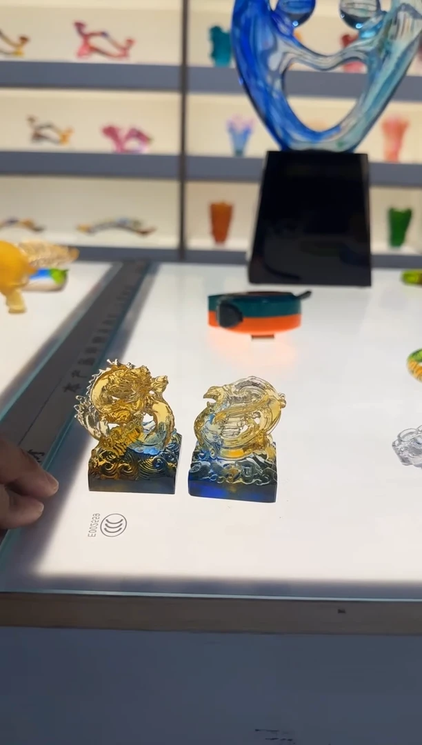 手工艺品琉璃摆件4cm龙凤印章一对