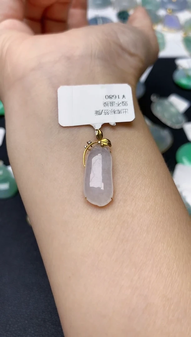 翡翠18K金镶嵌颈饰天然缅甸A货翡翠