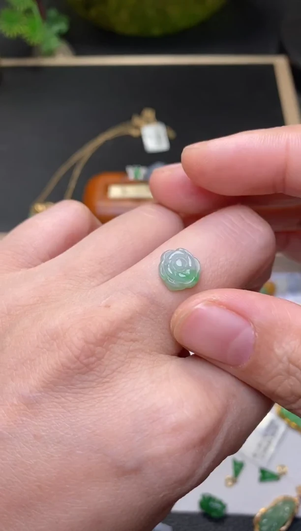 颈饰未镶嵌翡翠净货33545