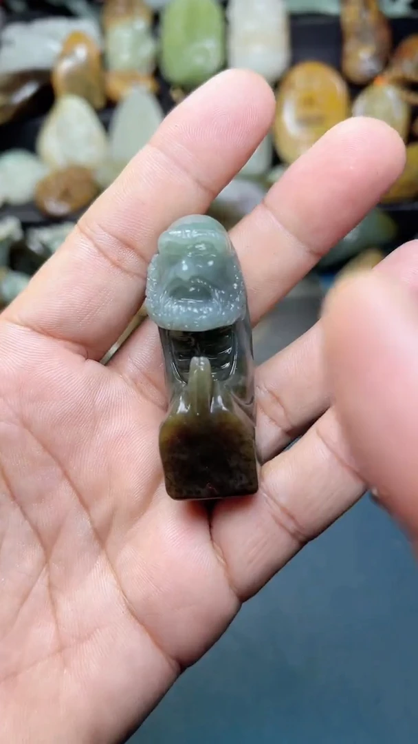 未镶嵌和田玉把件-